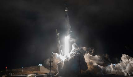 запуск ракети Falcon 9 Block 5 із супутниками Starlink Group 15-23 з бази Ванденберг